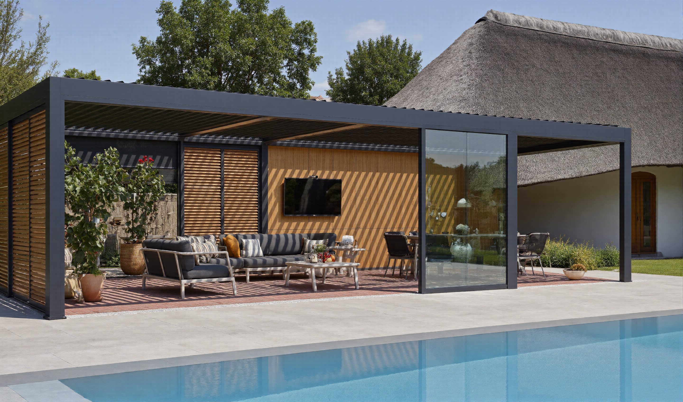 FlexPatio UK Facebook ad: Transform Your Patio: Motorized & Powered!