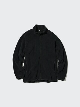 Uniqlo India Facebook ad: Lightweight, soft, and easy to wear.