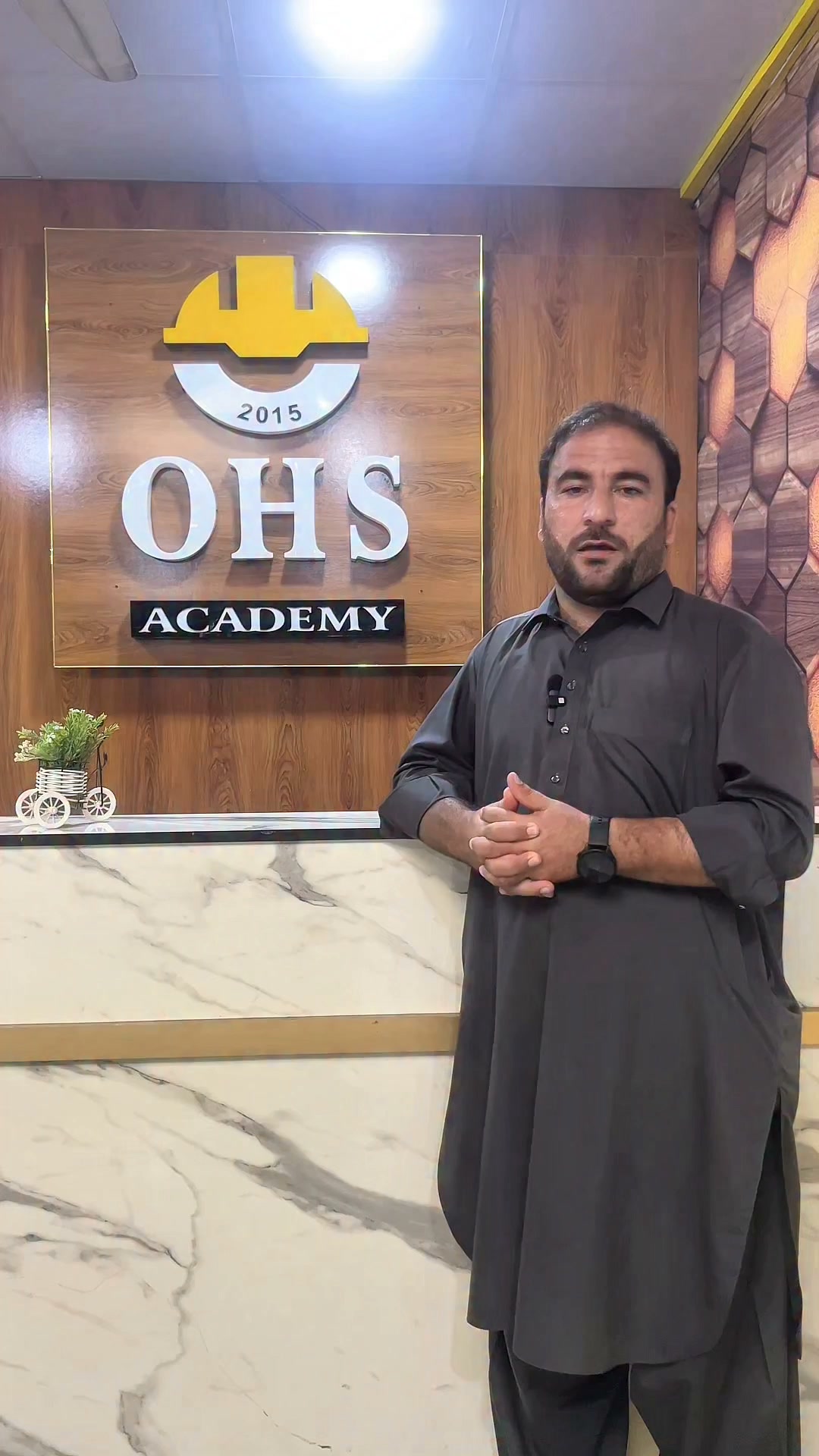 Adnan Khan Facebook ad: FREE DEMO CLASS, YOUTUBE AUTOMATION TRAINING**