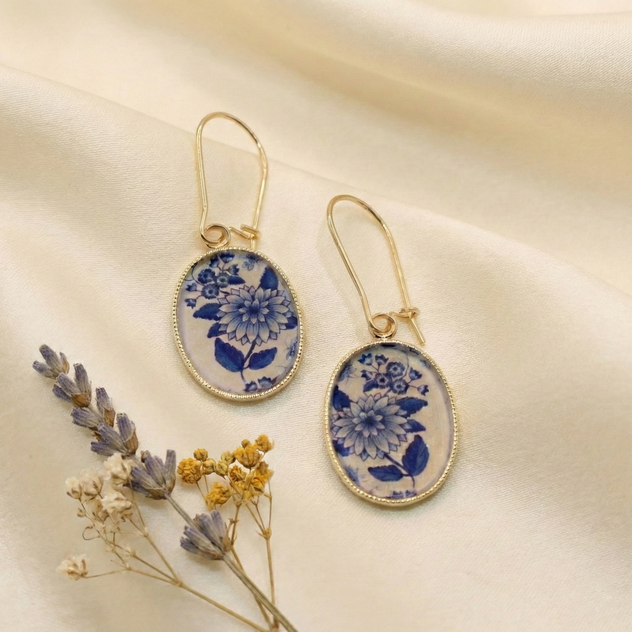 Tair Eyal Handmade Jewelry Facebook ad: >>תכשיטים לנשים מיוחדות