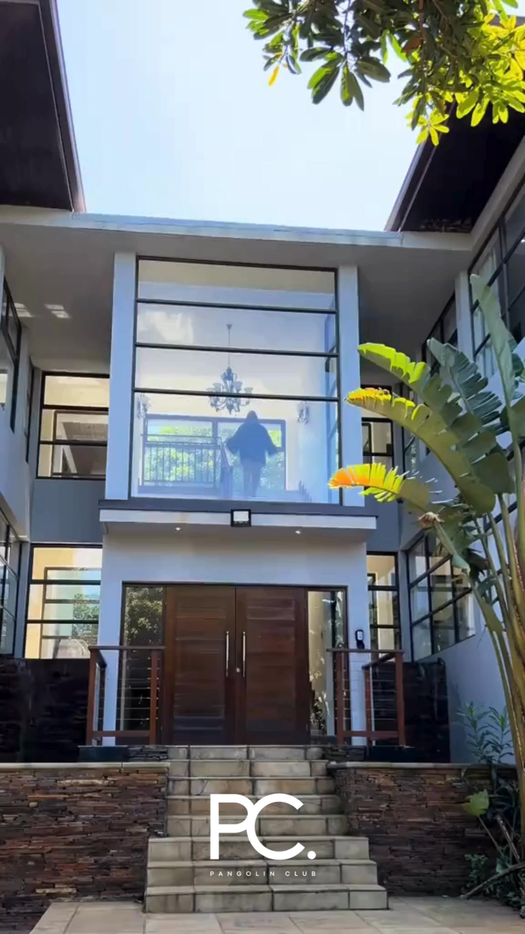 Pangolin Collection Facebook ad: Unlock 50% Off Luxury Stays in SA