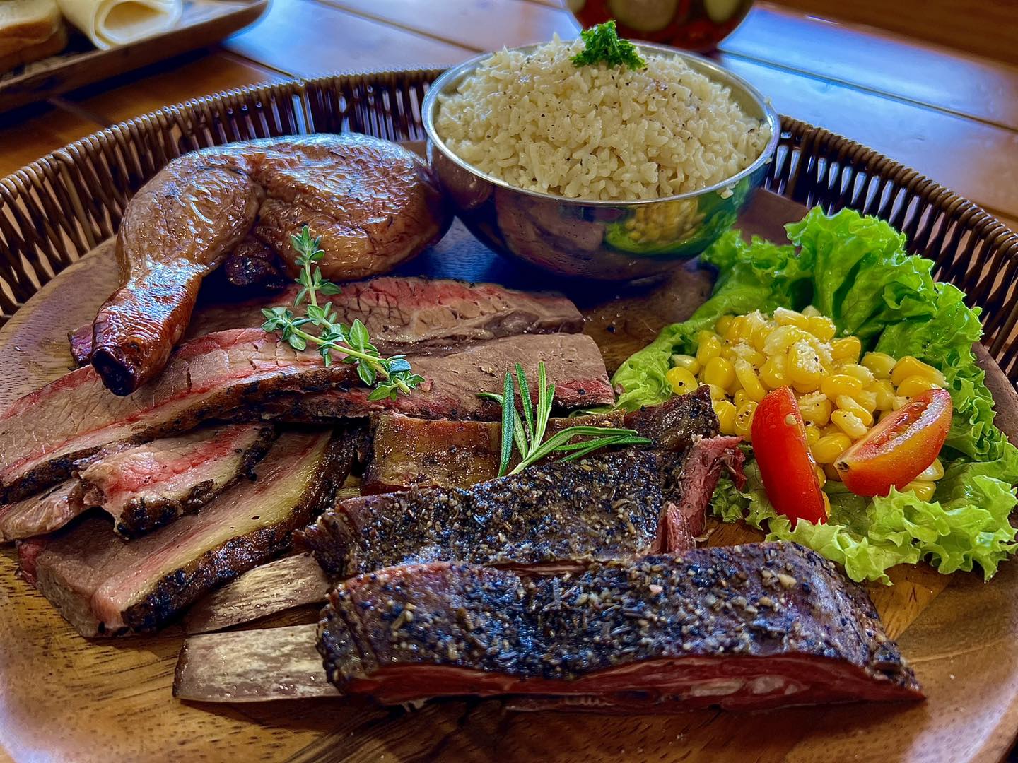MeatVking Bistro Facebook ad: Takkan korang tak tahu ke ada Kedai Western…