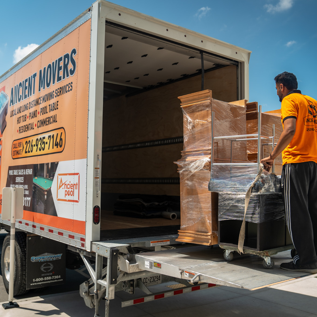 Ancient Movers Facebook ad: Windsor-Essex Top-Rated Movers