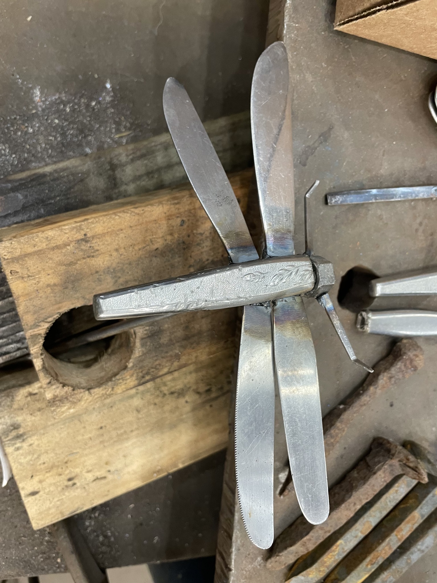 Boondocks Vintique Facebook ad: Unique Metal Art for Your Space