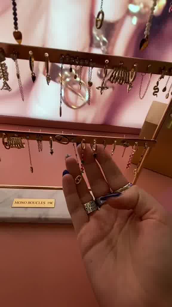 Narh Paris Facebook ad: atelier piercing à côté de chez vous