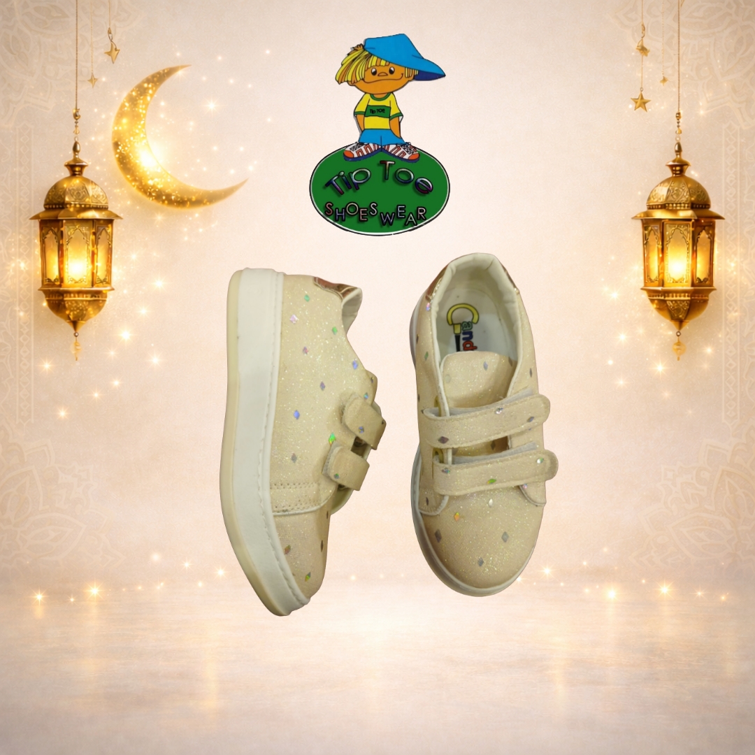 Tip Toe - Kids Shoes Facebook ad: علشان Tip Toe دايماً هدفه انه يفرح كل…