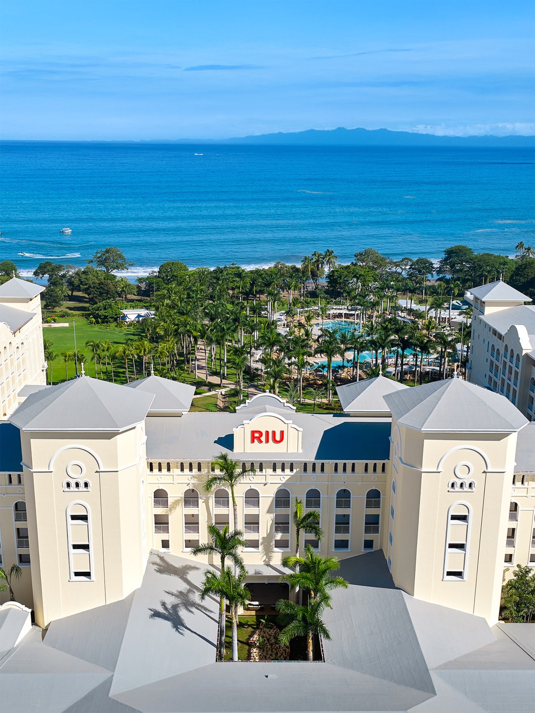 RIU Hotels and Resorts Facebook ad