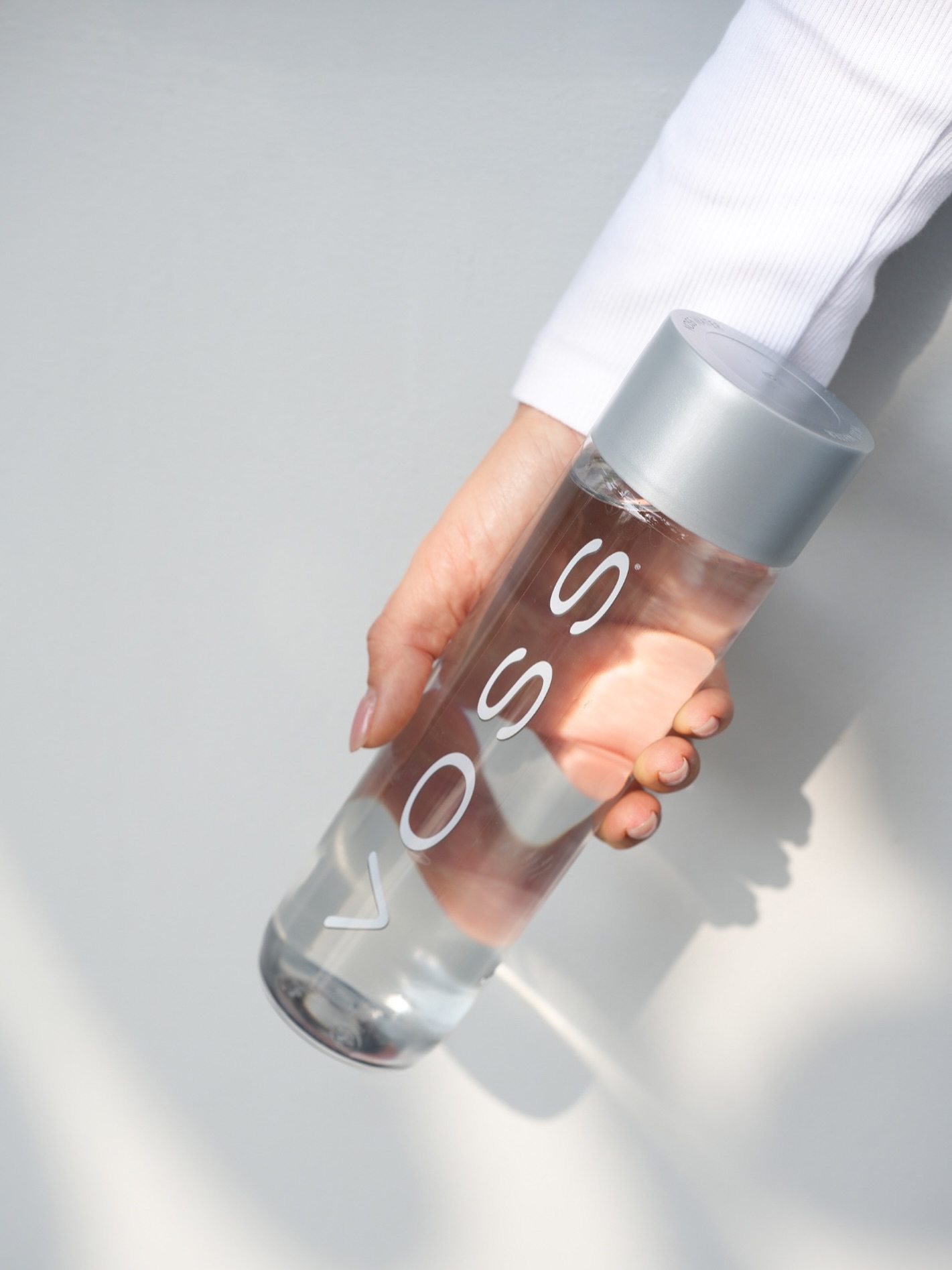 VOSS Arabia Facebook ad: Pure hydration delivered at your convenienc