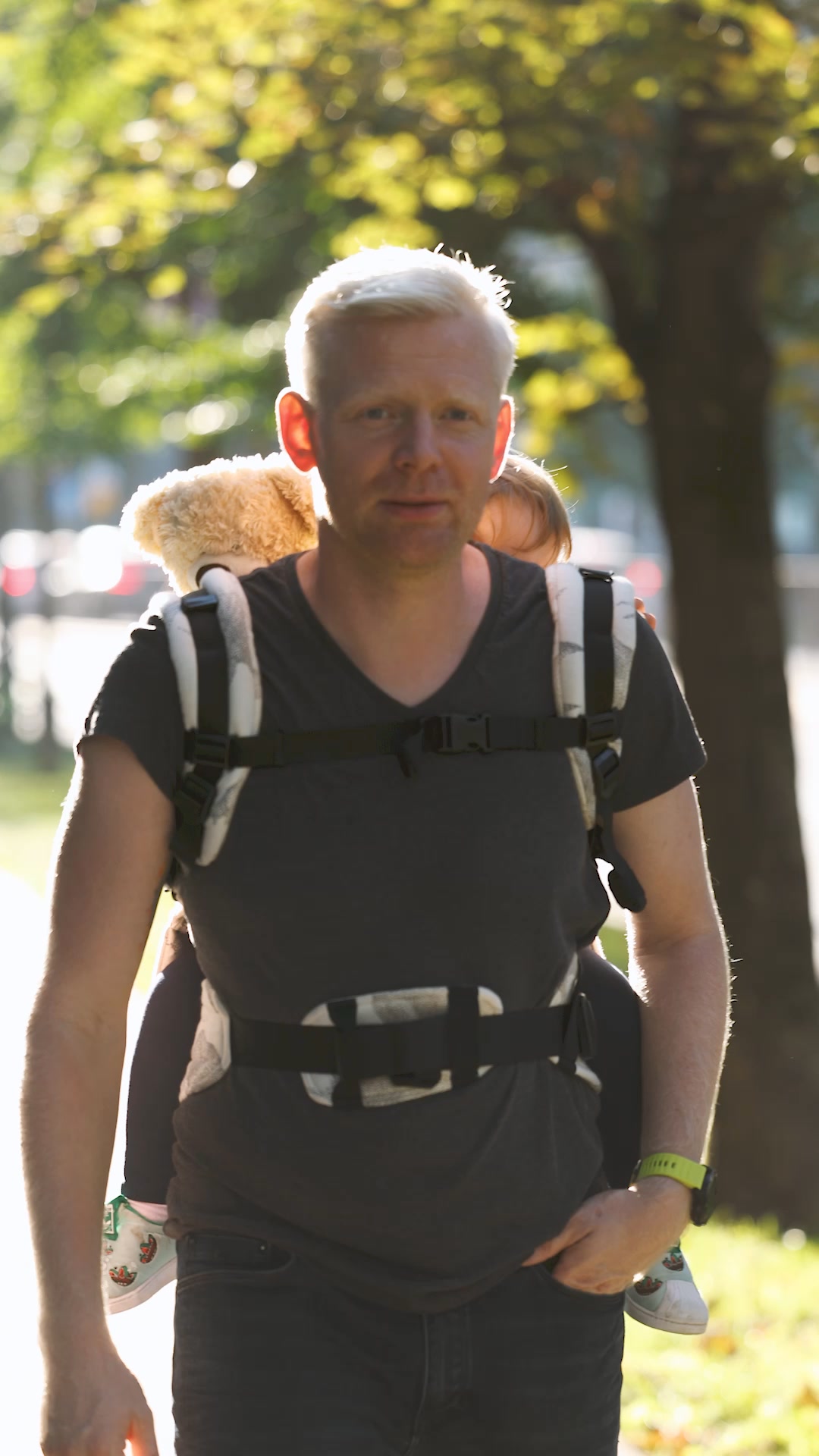 LennyLamb Facebook ad: Baby Carriers made in Europe