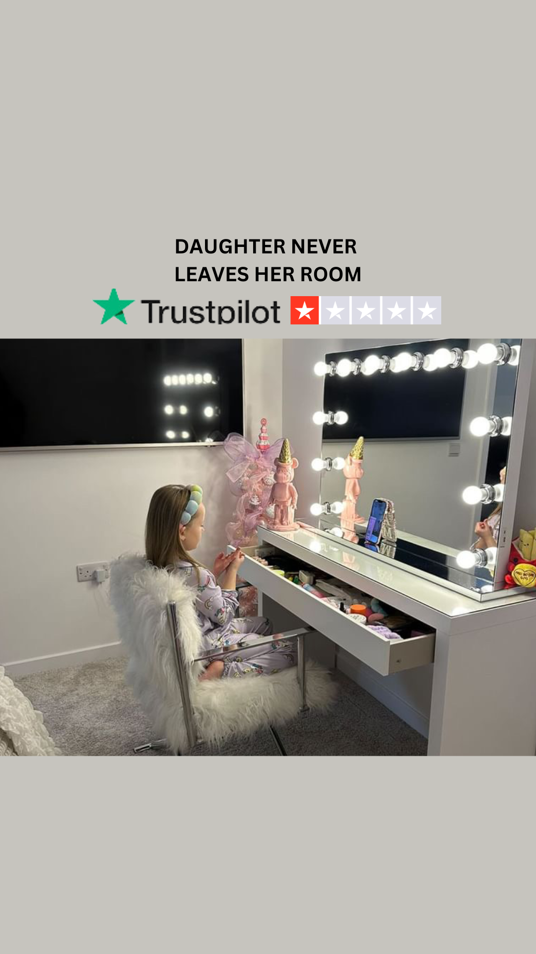Hollywood Mirrors Facebook ad
