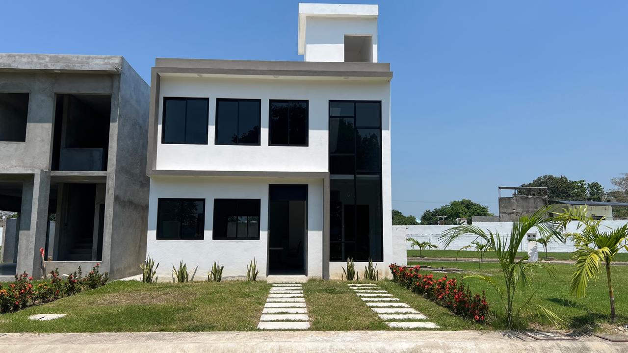 Marianna Maciel Asesora Inmobiliaria Facebook ad: Casa en venta - Fracc montecristo en Tierra…
