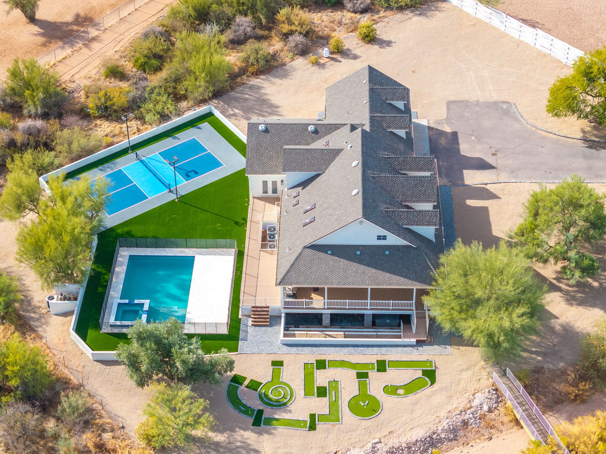 Jay Riding Facebook ad: 6 Beds 4.5 Baths House