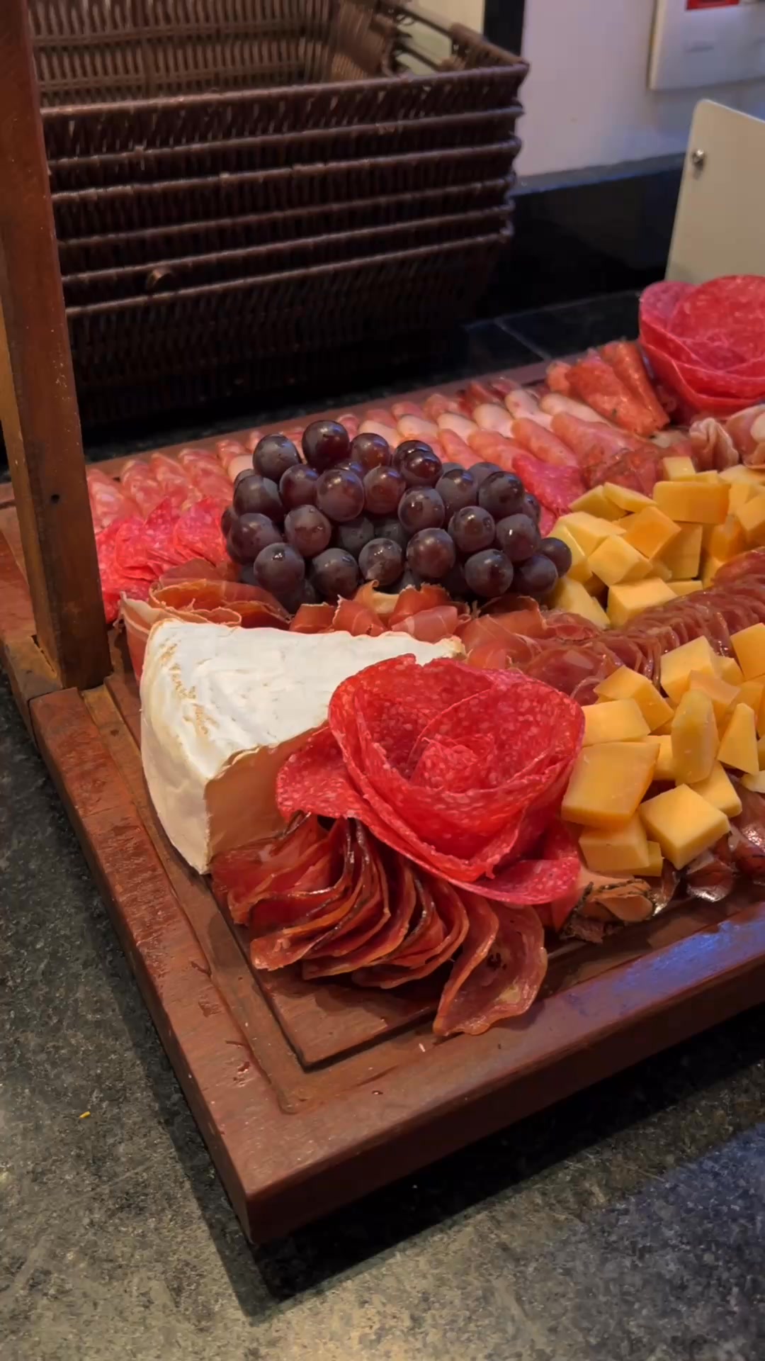 Sabor Frios Gourmet Facebook ad: A Arte da Charcutaria com Sabor e Elegância