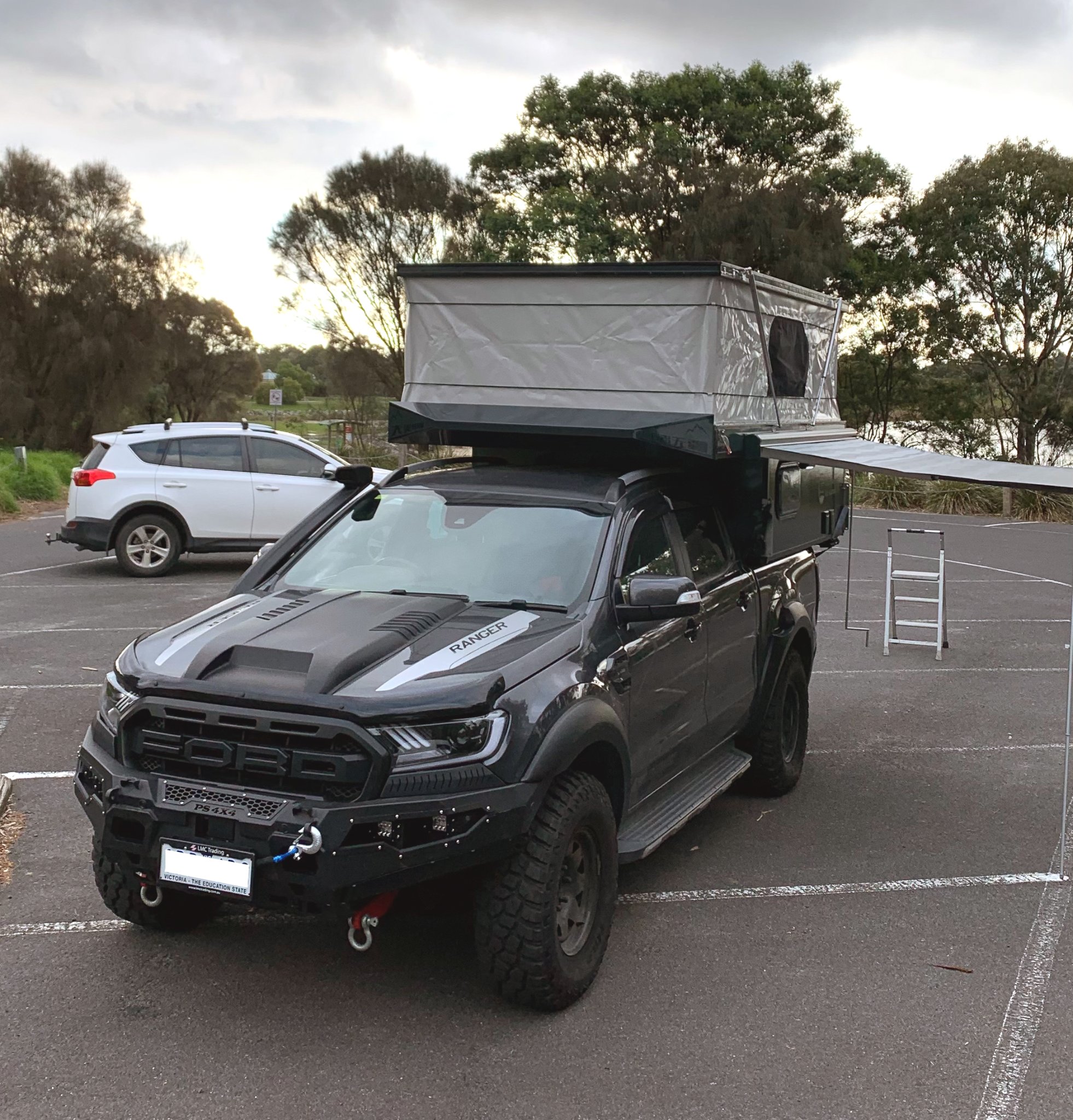 Clyde Zhang Facebook ad: 2025 slide on camper brand new