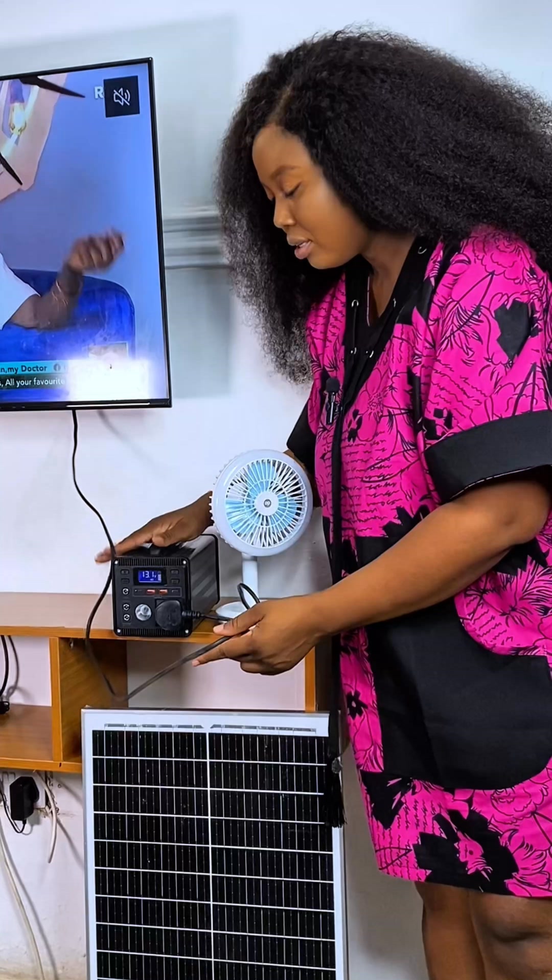 Dial Stores Facebook ad: Pay On Delivery, 300W Solar Generator (No More NEPA Stress!)