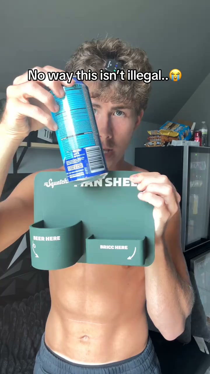 Dr. Squatch Facebook ad: FREE SHOWER BEER HOLDER + 32% OFF