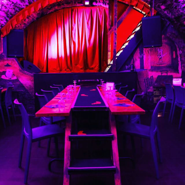 Cabaret Au pied dans l'Plat Facebook ad