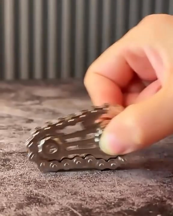 Benighty-j Facebook ad: The Ultimate Mechanical Fidget: Bike Chain Sprocket…