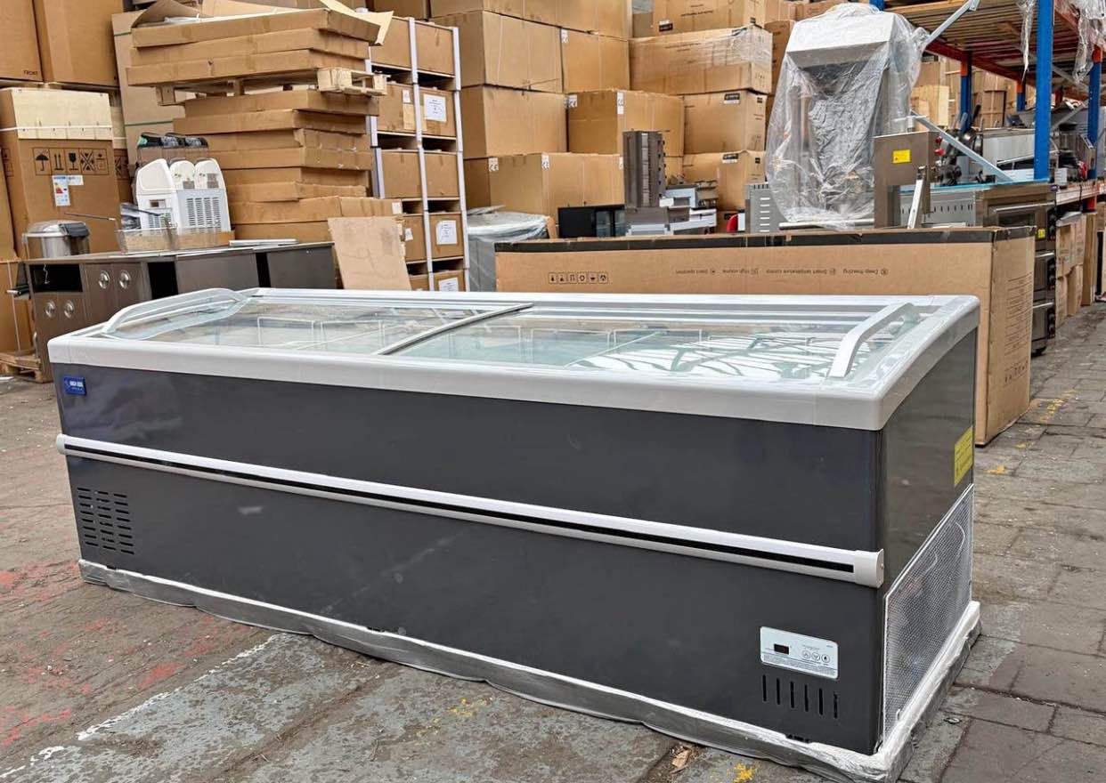 Mujtaba Malekyar Facebook ad: Brand New Chest Freezer, Large Capacity, Unused, Delivery…
