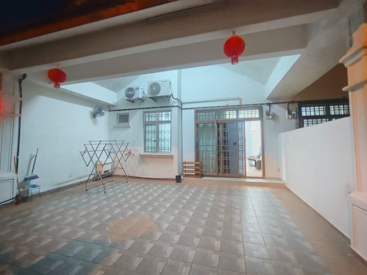 Joanne Lau Facebook ad: 3室2卫的联排住宅