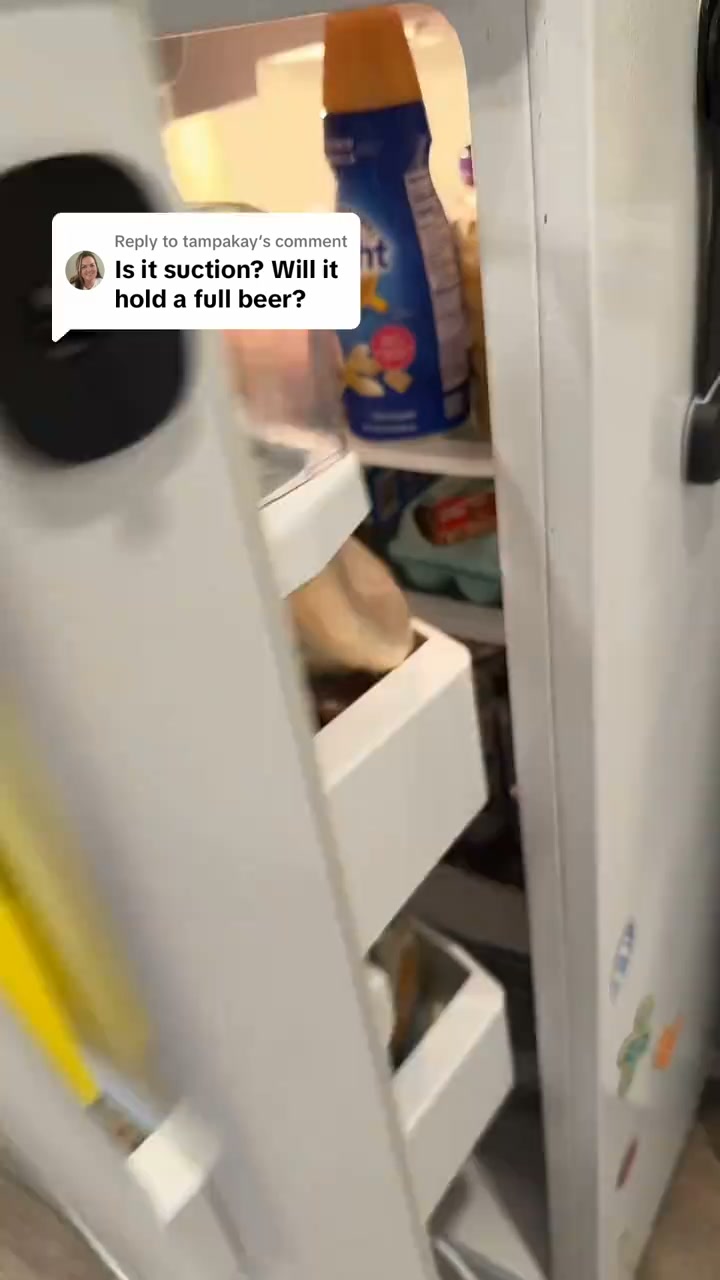 Dr. Squatch Facebook ad: FREE SHOWER BEER HOLDER + 32% OFF