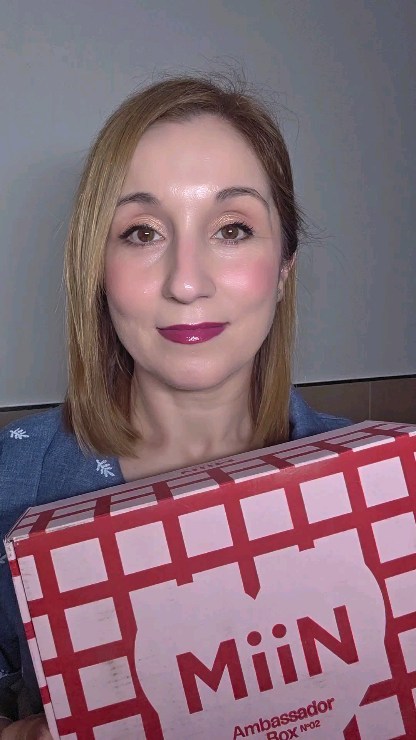 MiiN Korean Cosmetics Facebook ad: Hoy te enseño la nueva cajita de embajadora…