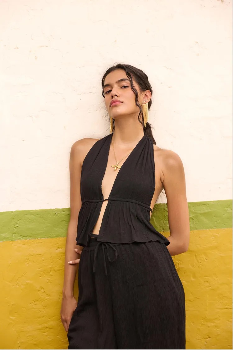 KNOT - 60 Mins Fashion Delivery Facebook ad