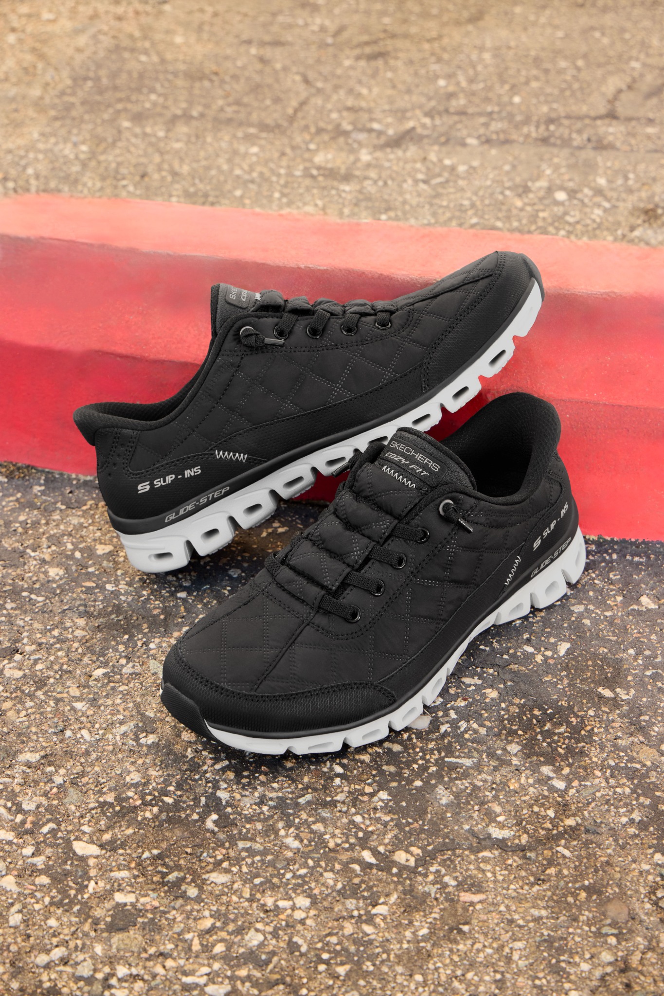 SKECHERS Facebook ad