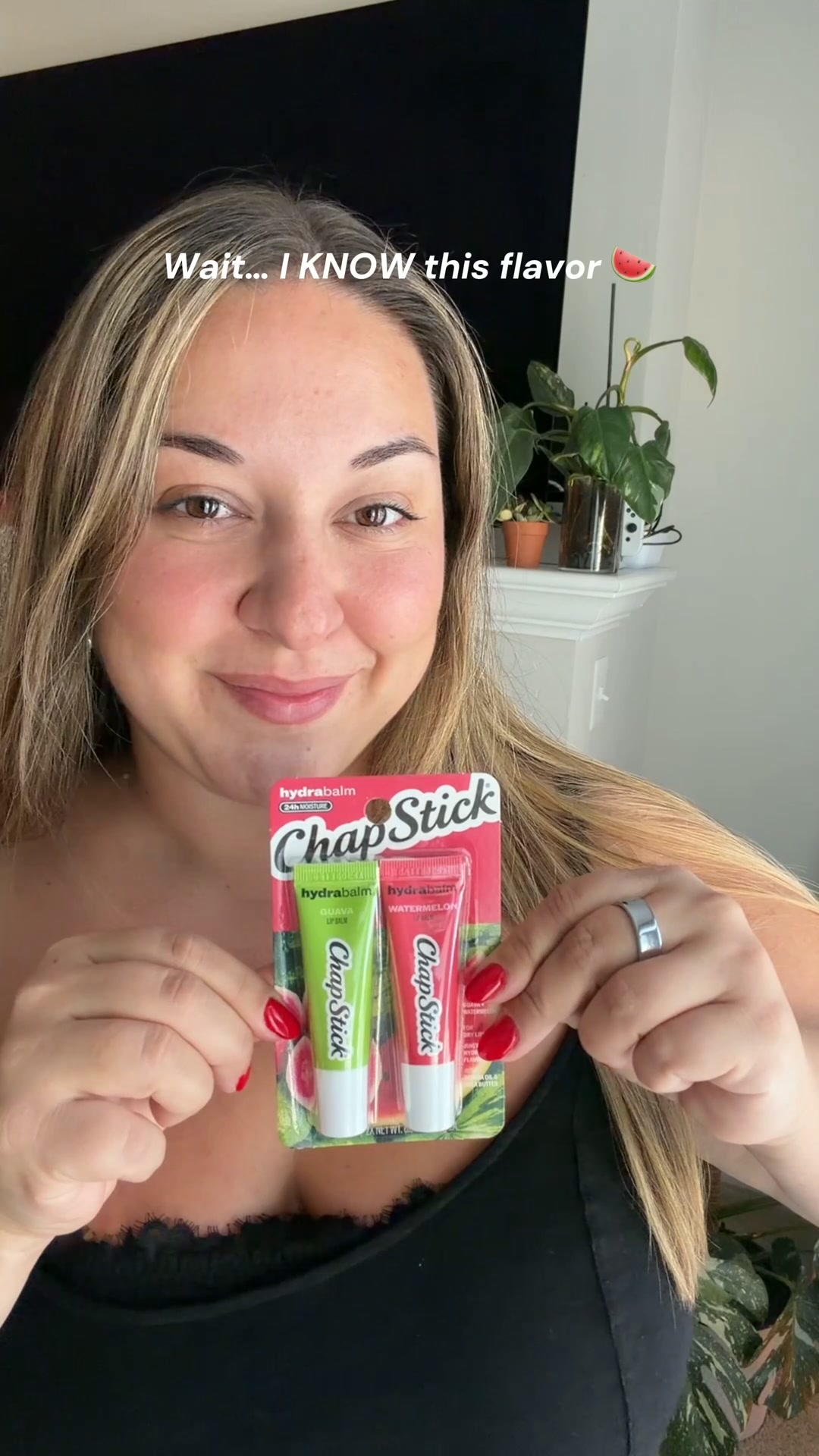 ChapStick Facebook ad: Skin-smoothing ingredients, 24h moisture.