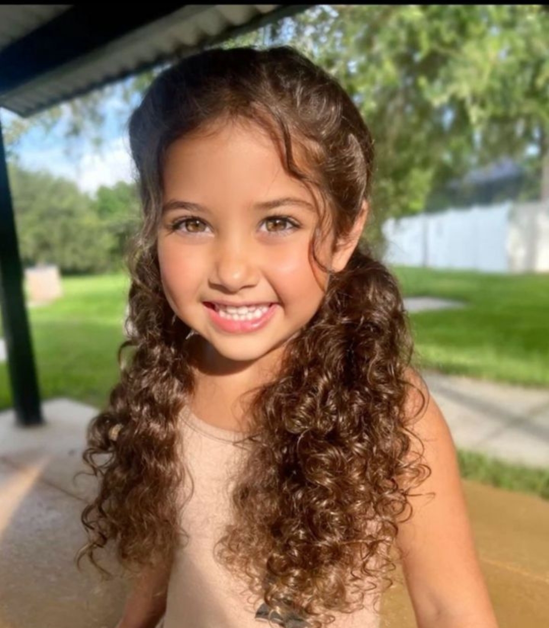Stephanie Smith Facebook ad: We make hair time fun again