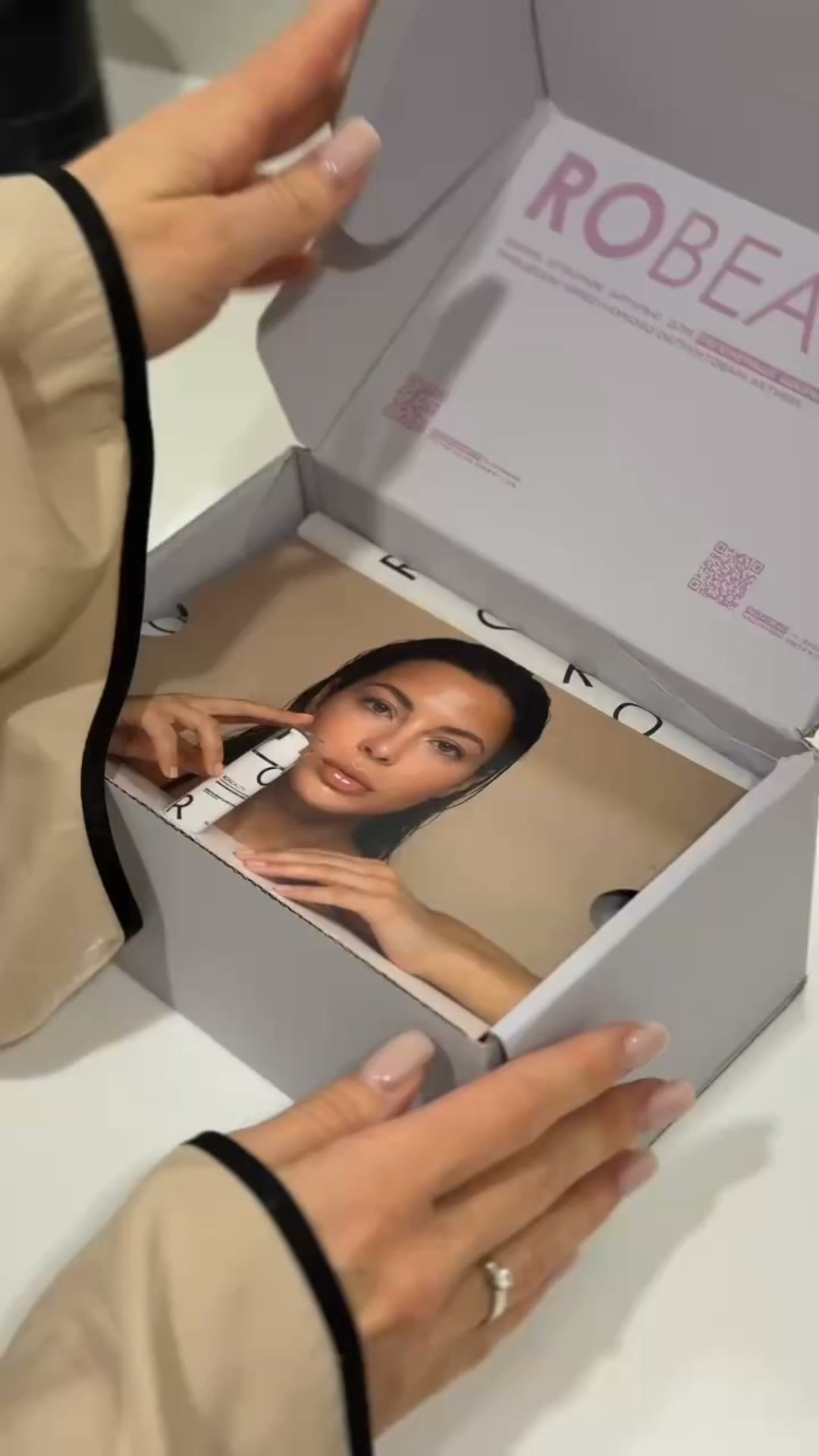 Robeauty Facebook ad from Aug 10, 2026