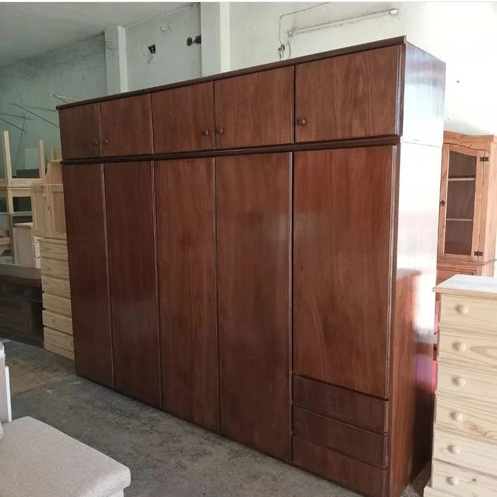 Muebleria La CURVA Facebook ad: ¡Descubrí los Mejores Placares de Madera en La…