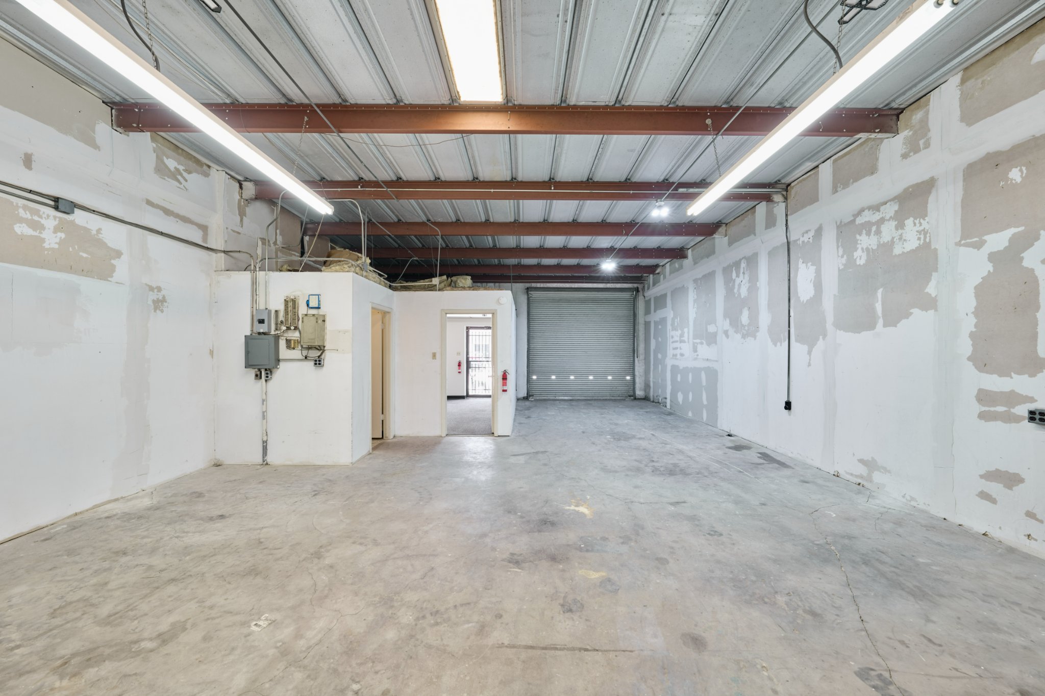 Kiely Kreitzberg Facebook ad: 1,250 RSF Warehouse - Attached Office - Private Restroom…