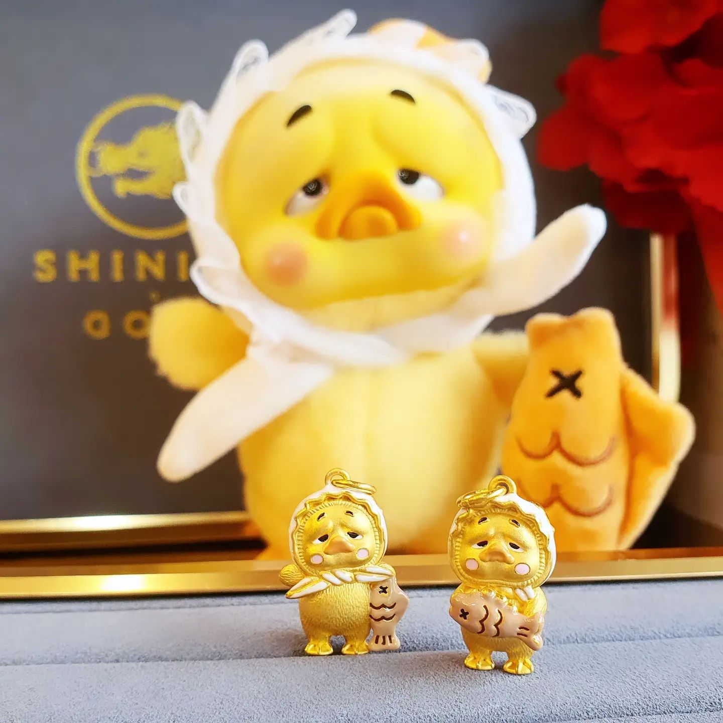 Shining Gold Jewelry Facebook ad: มีมี๊เดี๋ยวหนูจะพาไปจับปลามอสีคางดำนะมีมี๊
