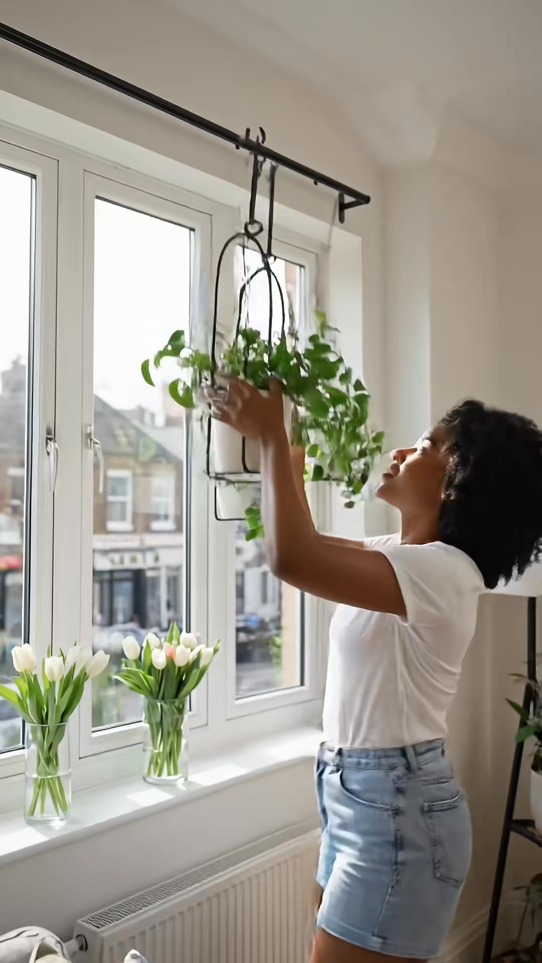 Yqyworkshop Facebook ad: I turned my window into a vertical garden-no…