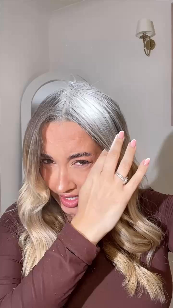 Color Wow Facebook ad: Fresh Hair in a Flash →