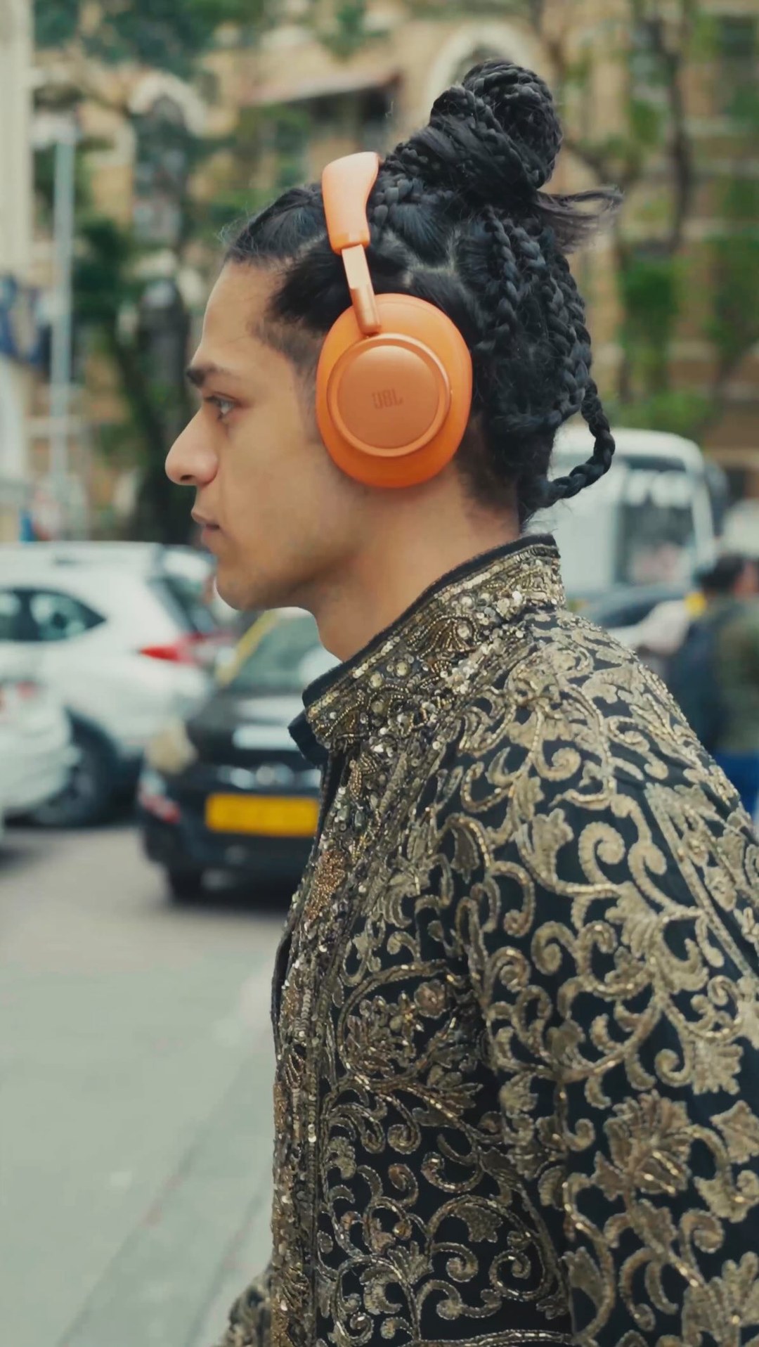 JBL Facebook ad: Mumbai during Ganesh Chaturthi takes a form of…
