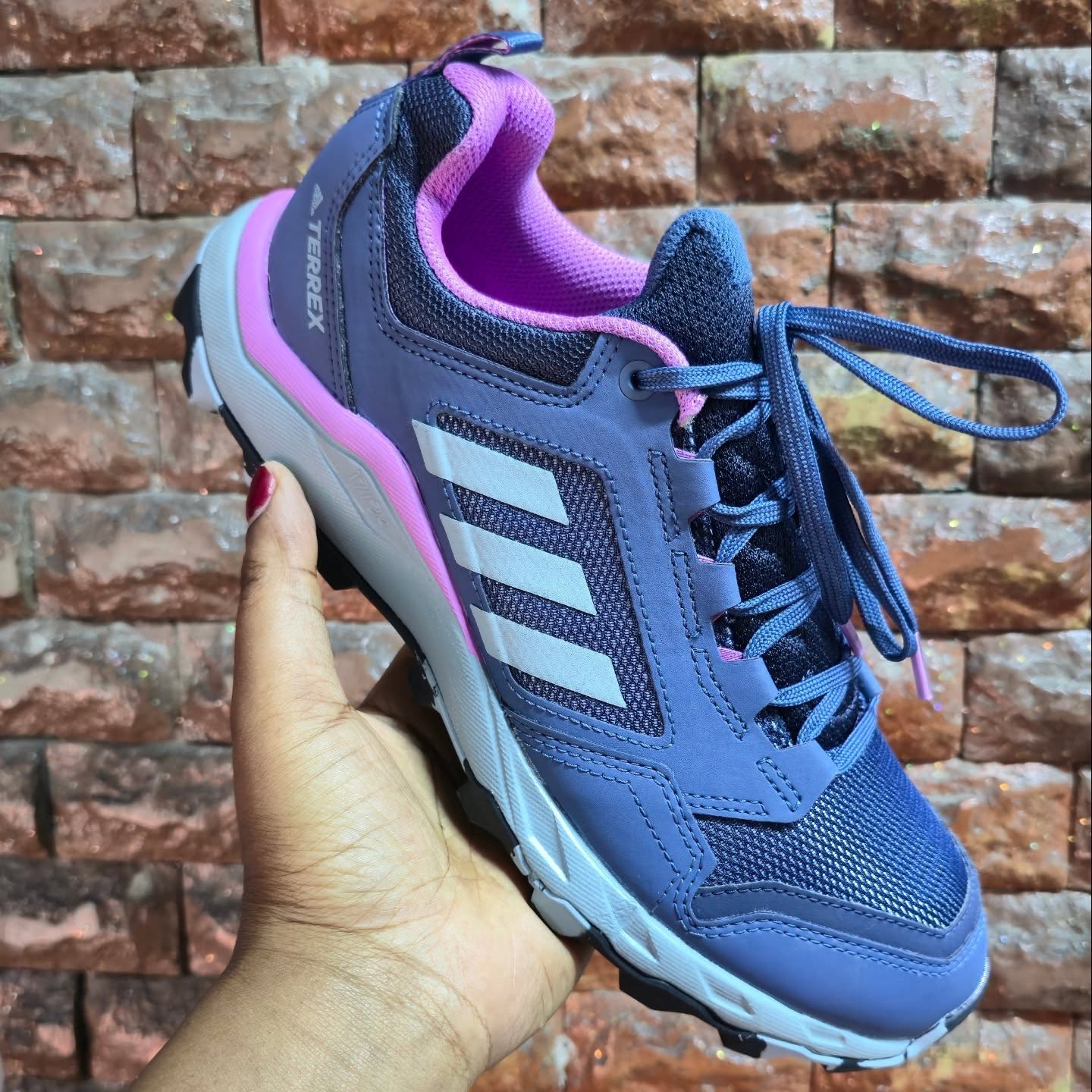 kids_shoes254 Facebook ad: Size 38.5. Uk5.5.4000/
