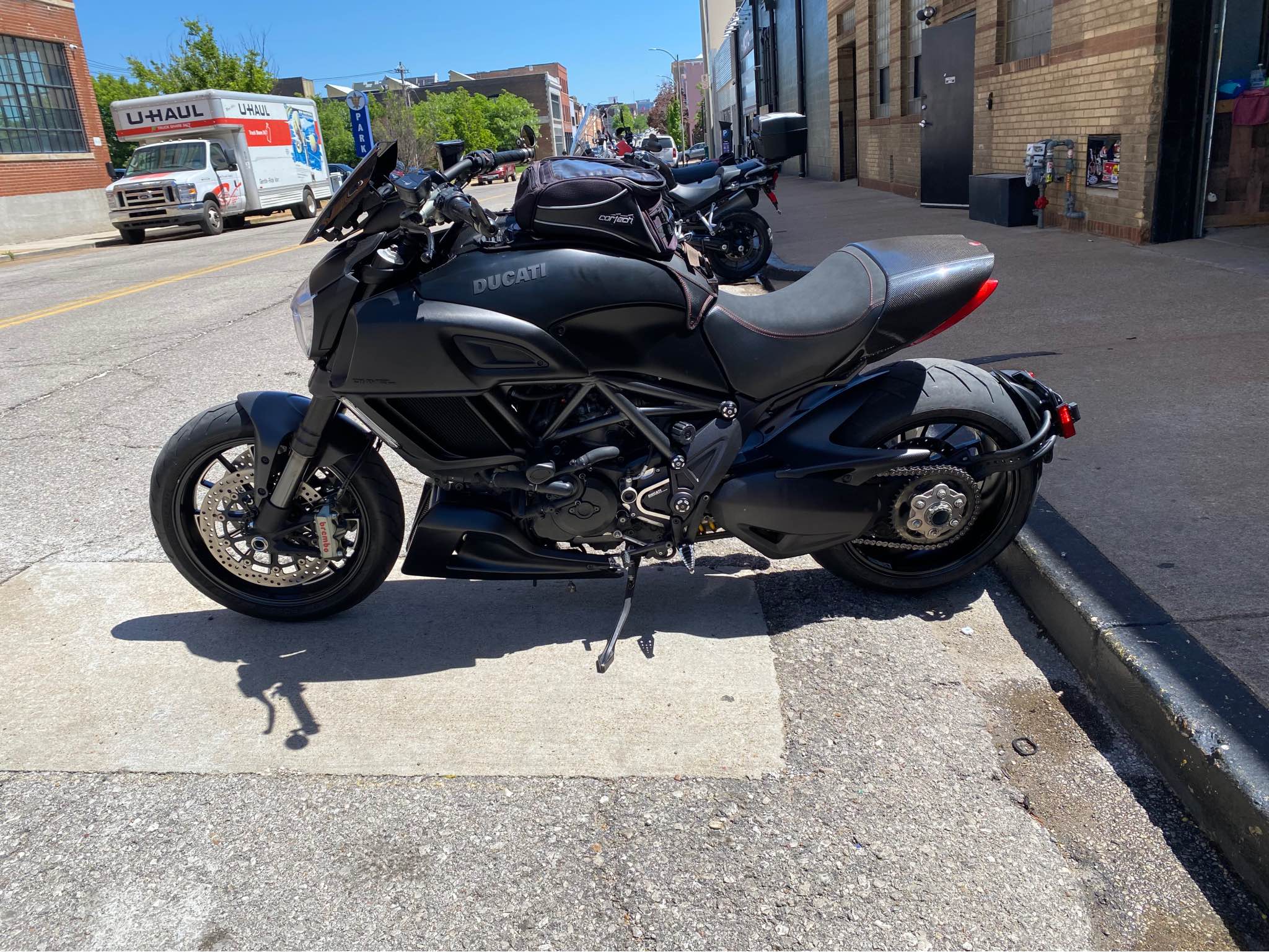 Denis Mik Facebook ad: 2015 Ducati Diavel