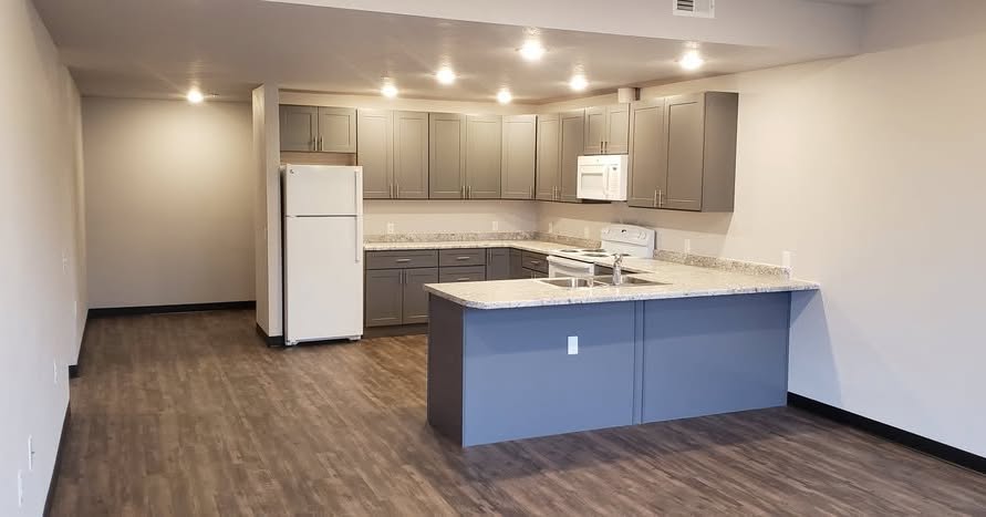 Sam Courchaine Facebook ad: 3 Beds 2 Baths Apartment