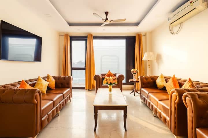 Reunite In Delhi Facebook ad: Condo in New Delhi · ★4.63 · 4 bedrooms · 5 beds · 4 baths