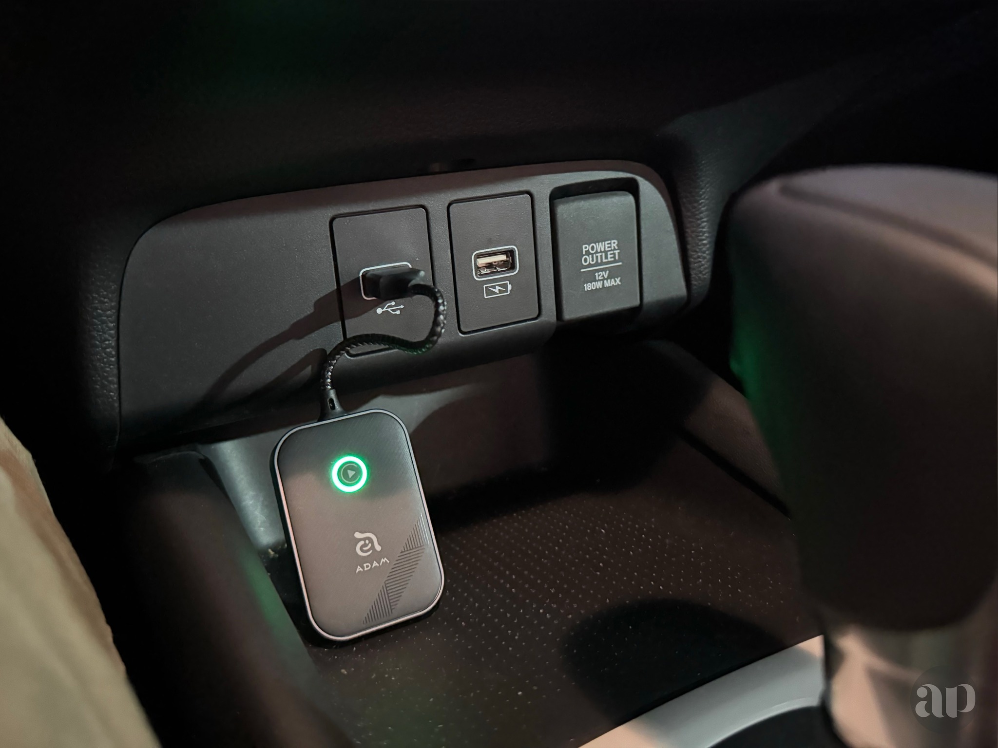 ADAM elements 亞果元素 Facebook ad: ADAM elements CarGo CarPlay 無線接收器