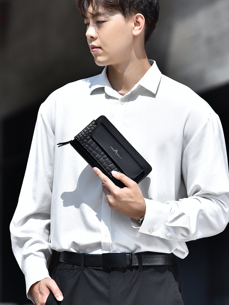 Xiong yue men's bag Facebook ad: Tired of digging for cards/phone in a messy…
