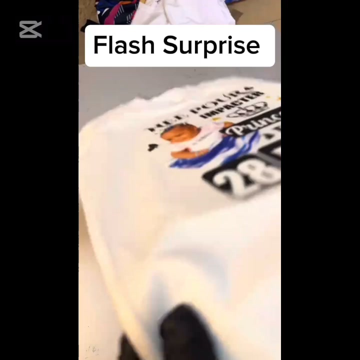 Flash Surprise Facebook ad: โ ๐๐ฒ ๐ฐ๐ฎ๐ฑ๐ฒ๐ฎ๐ ๐พ๐๐ถ ๐ณ๐ฒ๐ฟ๐ฎ ๐ฏ๐ฟ๐ถ๐น๐น๐ฒ๐ฟ ๐๐ฒ๐โฆ