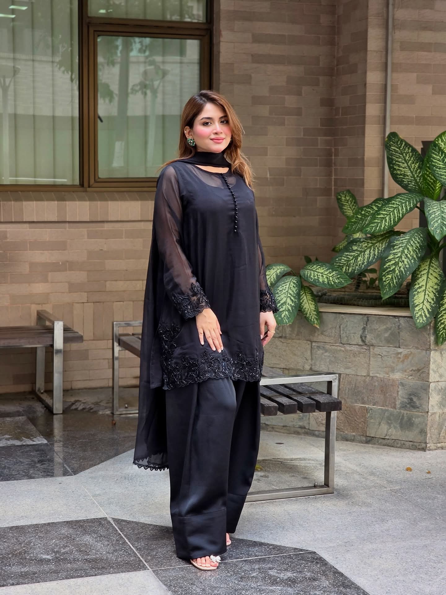 Exclusive fashion Facebook ad: Black Georgette Beauty, Elegance Redefined
