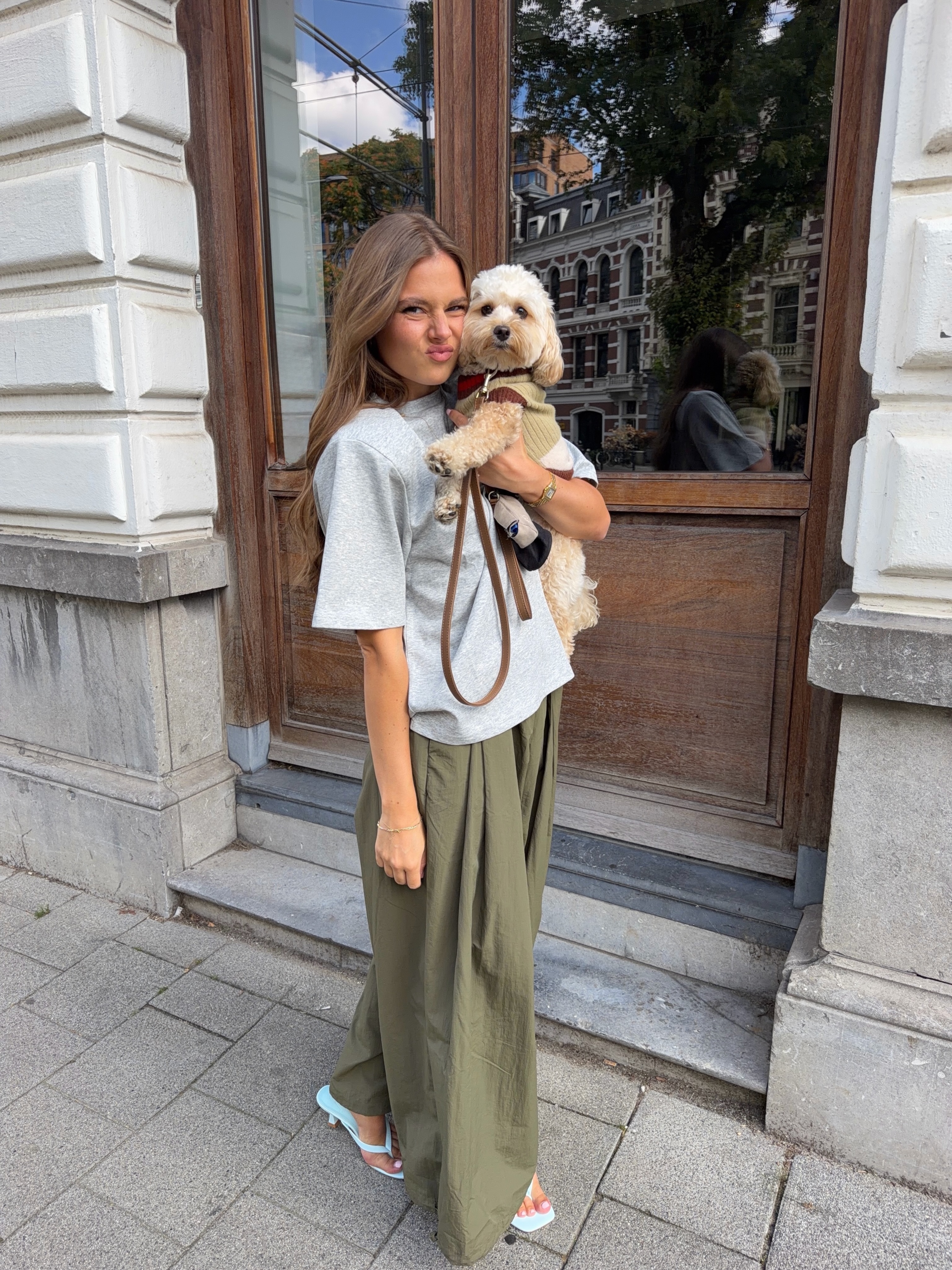 Loavies Facebook ad: @ninahouston can we pls borrow your dog