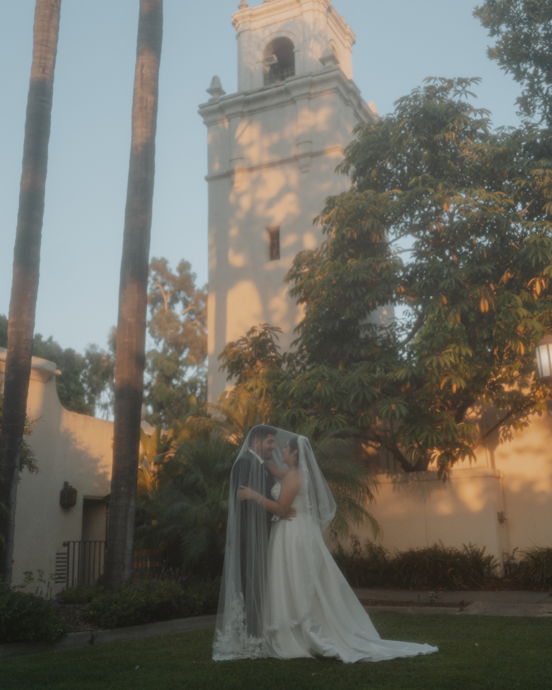 Nikky Huynh Photography Facebook ad: Get The Wedding Photos You Deserve!
