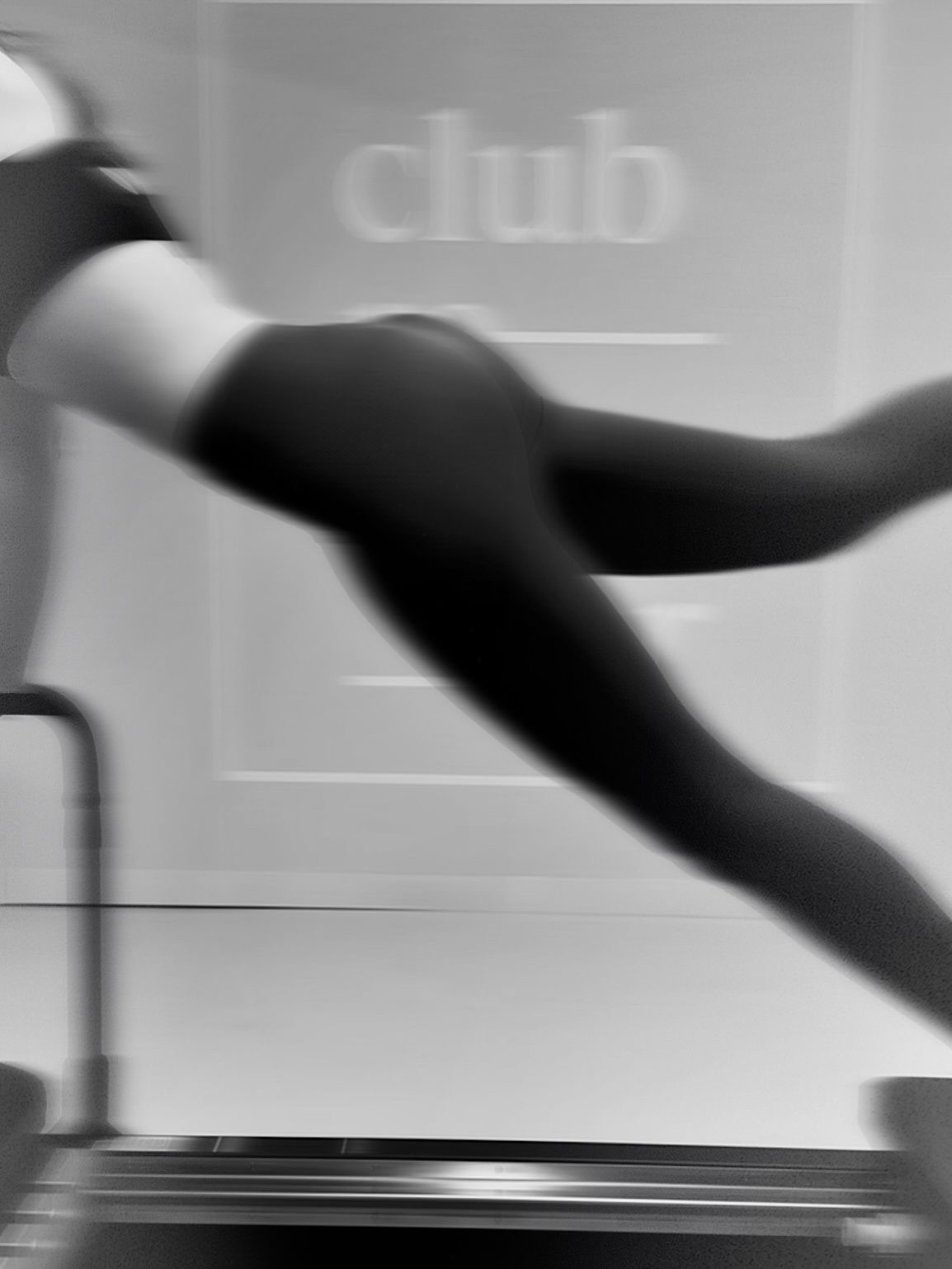 Club Reformer Brussels Facebook ad: Reformer Pilates rule №1: If you didn’t post…