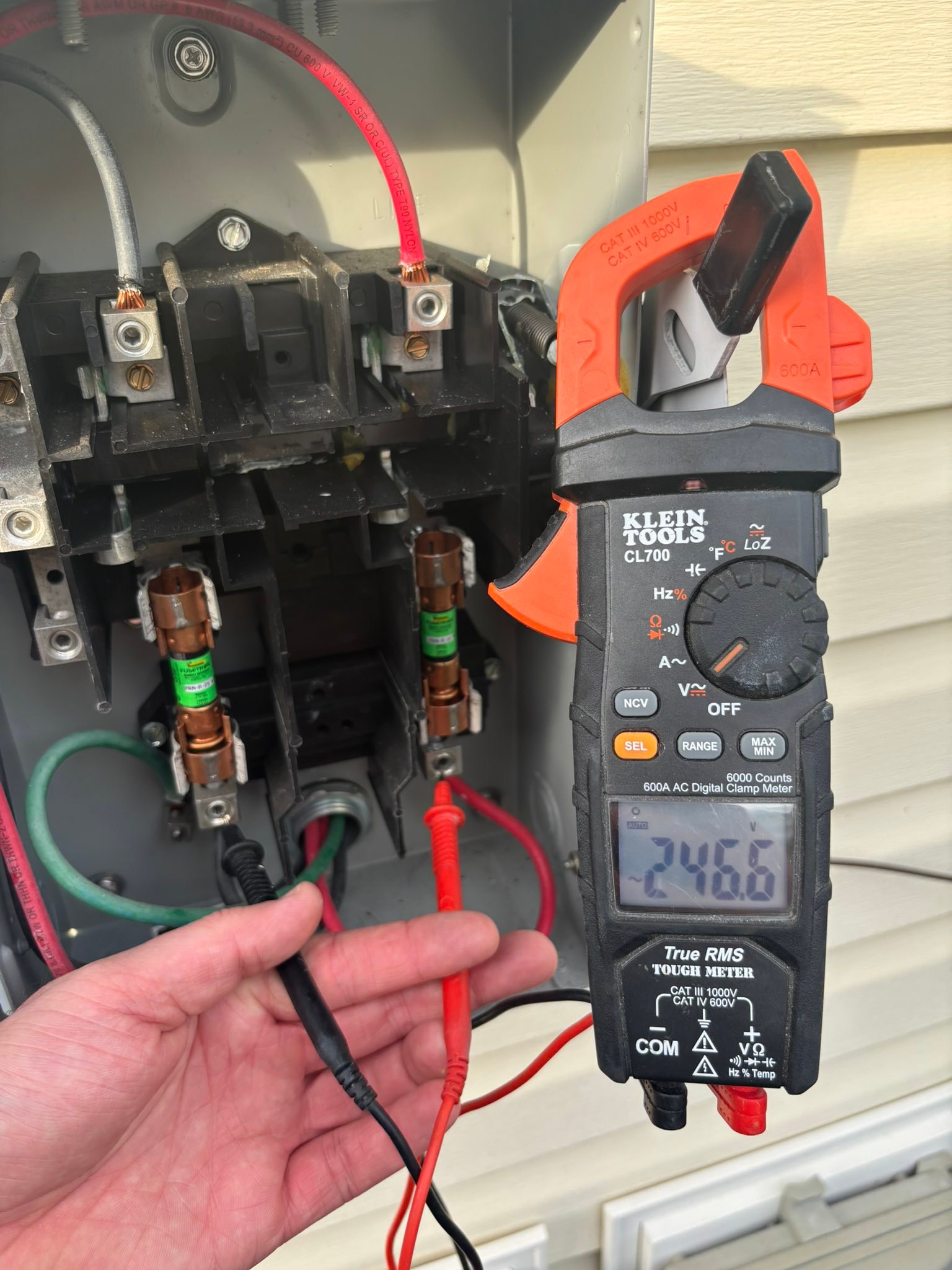 Service Solar Pros Facebook ad