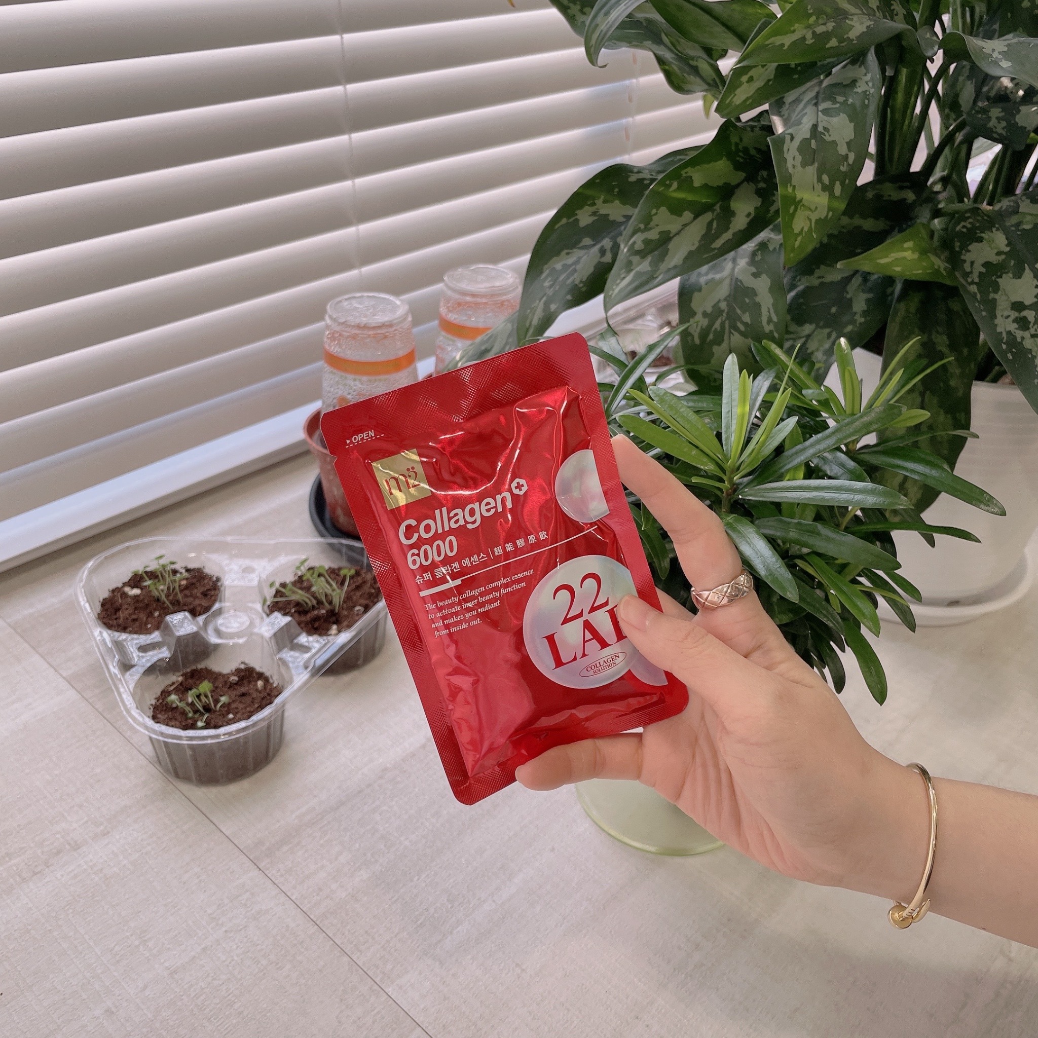 質感好物分享 Facebook ad: 看著這些被困在室內的盆栽 還是努力的活著 我怎麼可以因為這些小事 就被打敗呢!